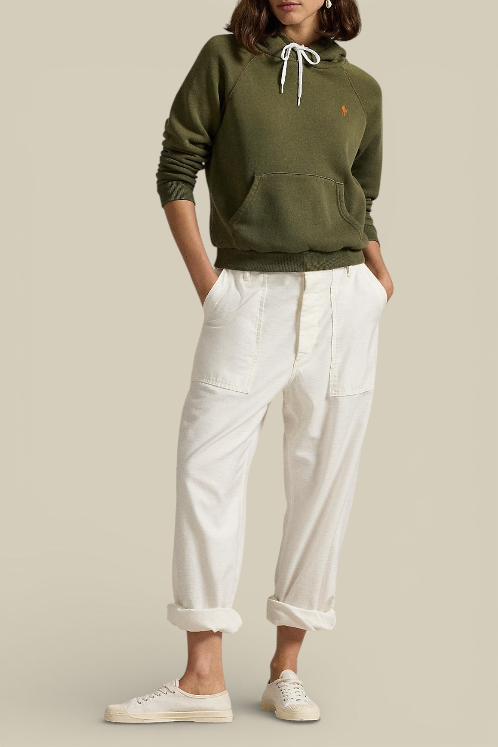 תמונת כל הלוק של סווטשירט קפוצון